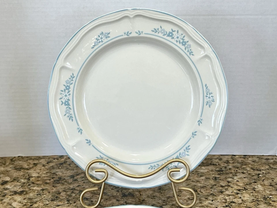 Juego de 12 piezas de viñedo de gres ladrillo 4 cenas, 4 ensaladas, 4 cuencos azul floral Foto 2 de 4