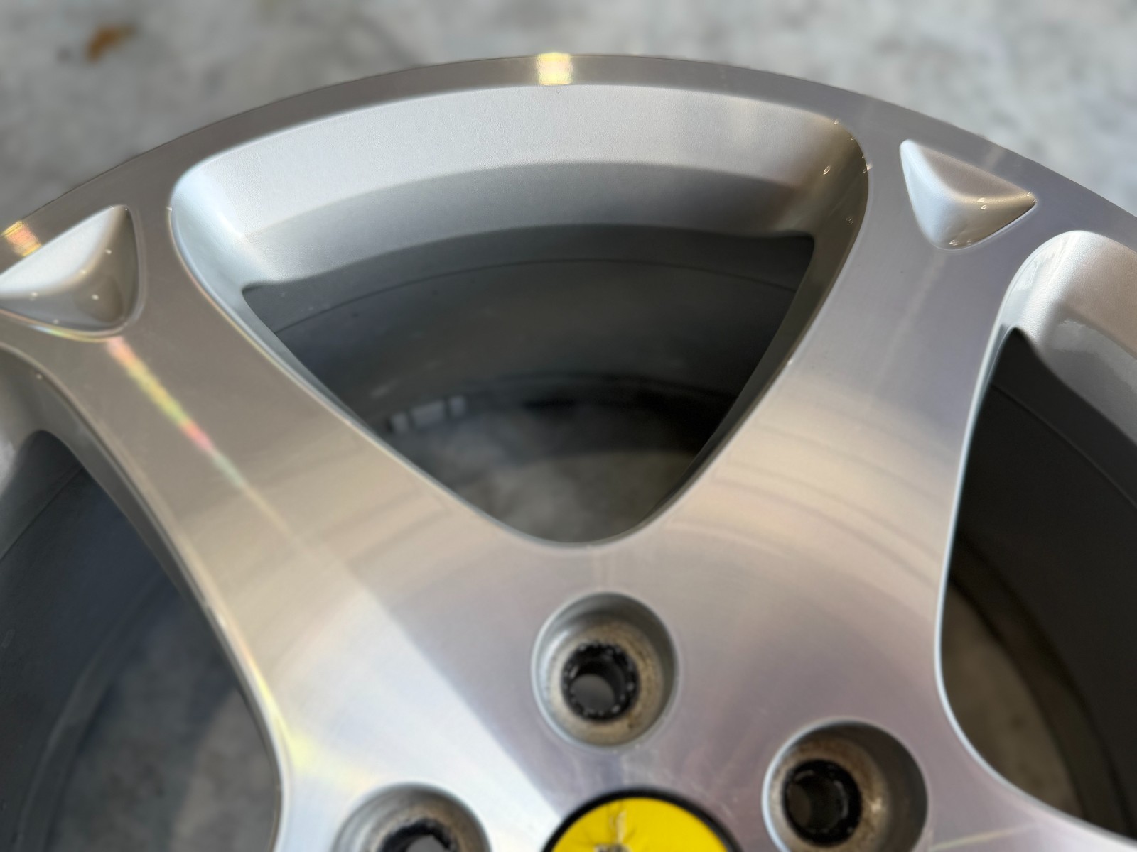 19" FERRARI CALIFORNIA OEM FACTORY ORIGINAL MADE IN ITALY (1) FRONT  WHEEL 19x8”