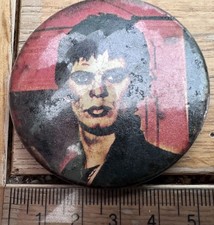 ORGINAL 1970's VINTAGE PUNK PIN BADGE-J J BURNEL ,THE STRANGLERS-54mm-Z6