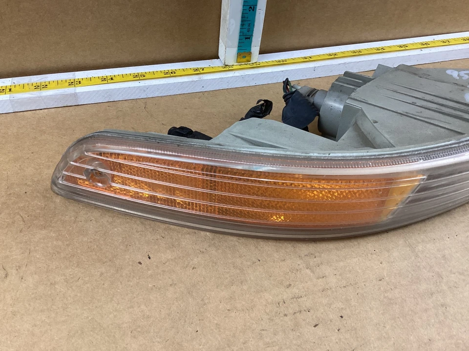 Luz intermitente esquina parachoques delantero derecho Acura Integra 1994-1997 Foto 2 de 4