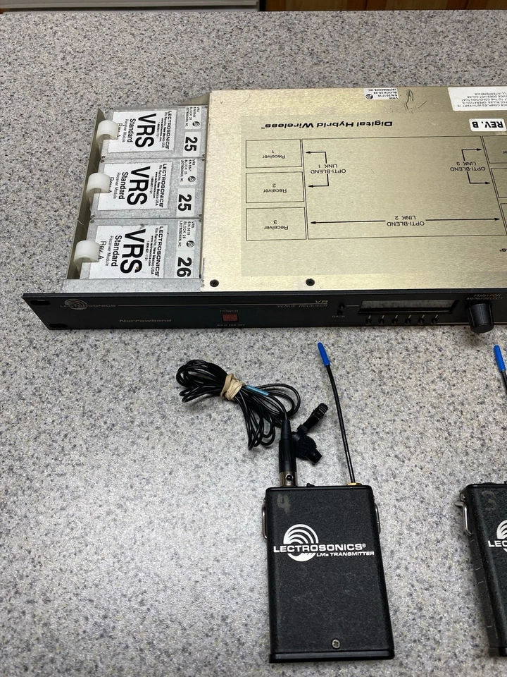 Lectrosonics VR Venue Digital Hybrid Microphone Receiver 4 VRT Modules, 2 Mics - Image 2 of 4