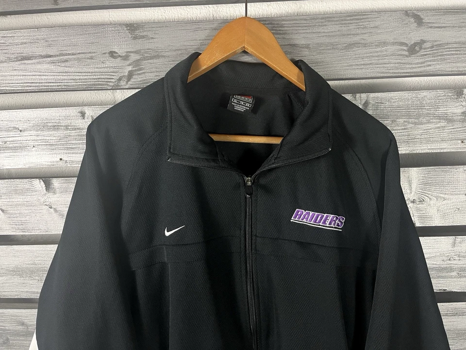 Jaqueta de Pista Masculina Vintage Y2K Nike Mount Union Roxa Raiders Extra Grande Preta com Zíper - Imagem 2 de 4