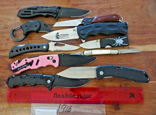 1918 Ten assorted pocket knives