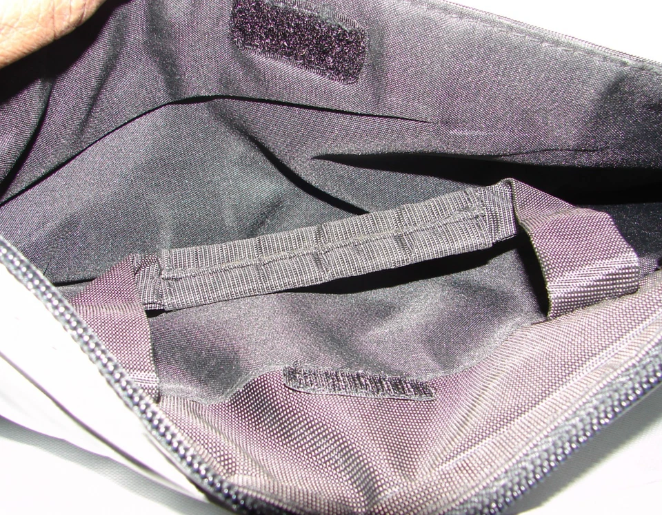 Maletín Tucano Slim para portátil de 13,3 pulgadas Sin correa. Apple ¡ENVÍO GRATUITO! Foto 3 de 3