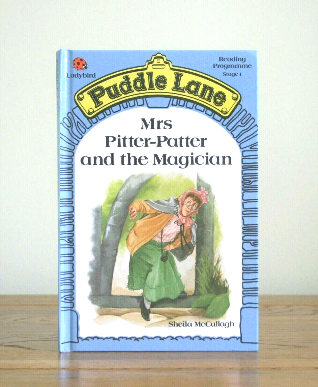 Mrs Pitter Patter and the Magician by Sheila McCullagh (Puddle Lane - hardcover)