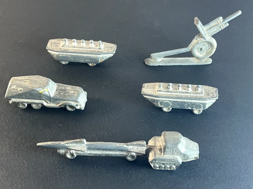 Vintage Soviet Army tin Military Equipment 5 pcs, Toys USSR Russia - Image 2 of 4