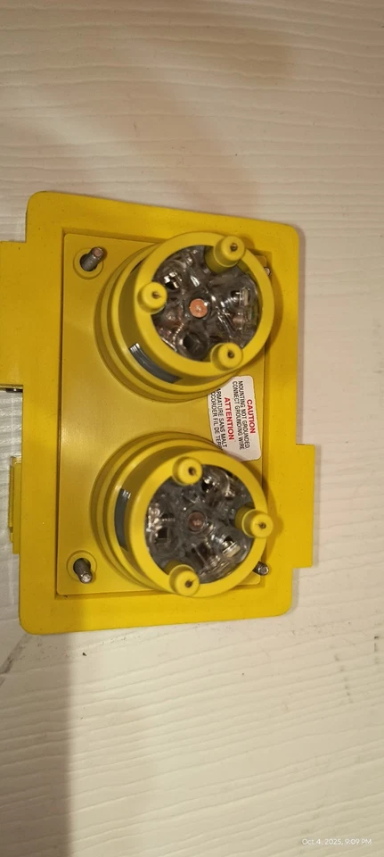 Salida dúplex Leviton Wetguard 85W47-D Foto 4 de 4