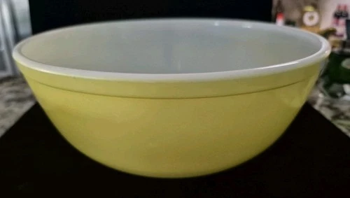 Vintage Pyrex USA Primary Colors Yellow 10 3/8" 4 Quart Round Mixing Bowl 404
