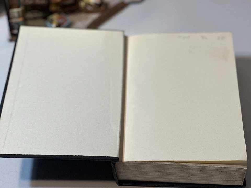 The Raymond Chandler Omnibus, Hardcover 1975 BLACK RARE HC BOOK - Image 3 of 4