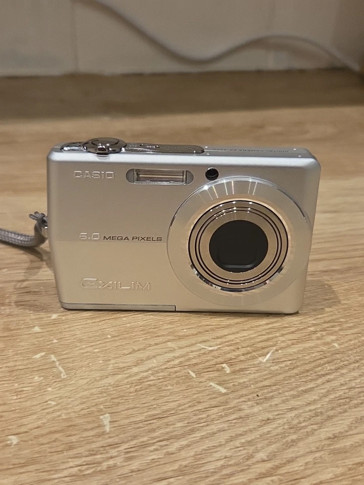 Casio Exilim EX-S600 Digital Camera Working Box & Accessories Tested. - Image 2 of 4