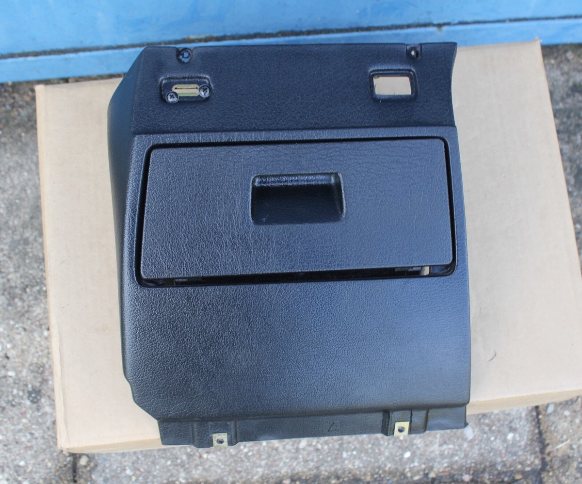 GENUINE BMW E34 LOWER PANEL WITH GLOVE BOX DRIVER LEFT SIDE BLACK