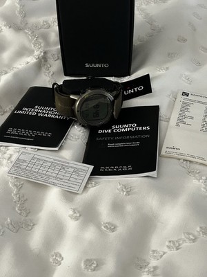 Suunto D6i Novo Decompression Wrist Scuba Computer - Stone