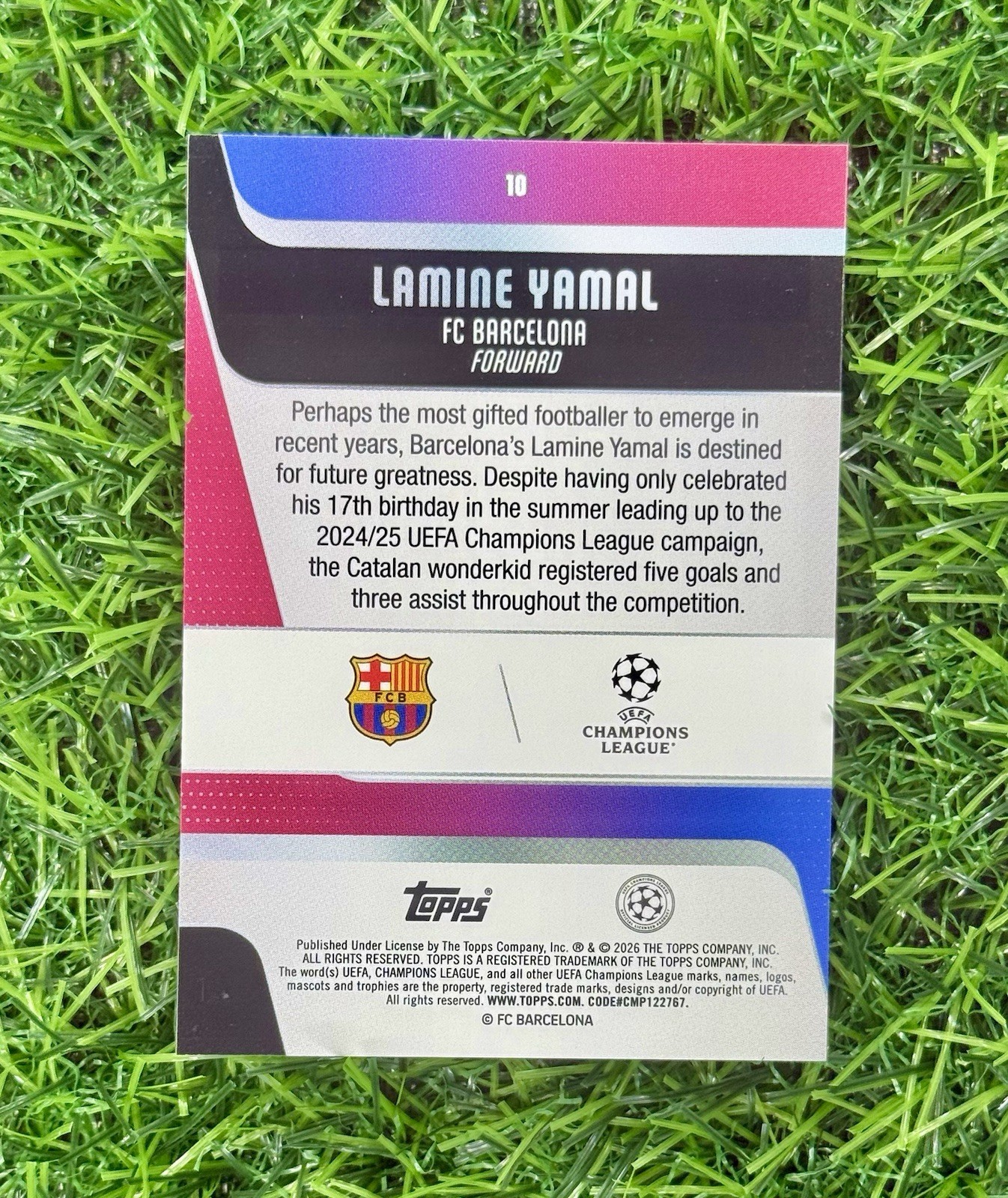 Topps Lamine Yamal Rookie Base Set 2025-26 UEFA Club Competitions #10 view 2