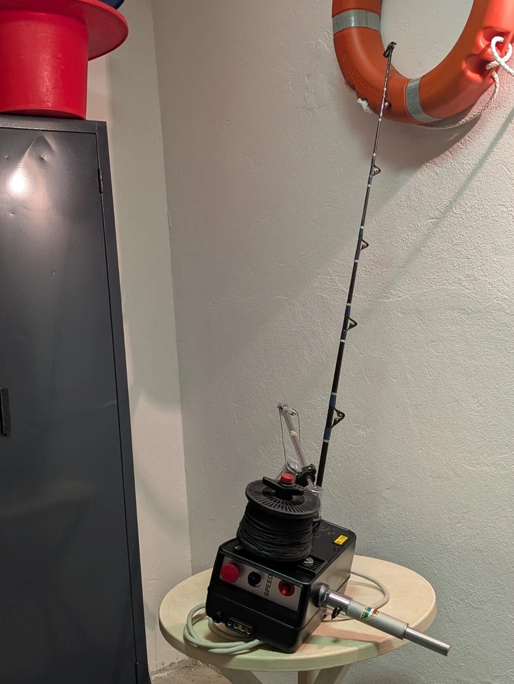 mulinello elettrico Kristal Fisching, colore nero, poco usato  - Immagine 4 di 4