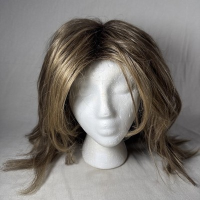 Godiva's Secret Wigs SHOULDER LENGTH DARK BLONDE LIGHT BROWN BLEND HIGHLIGHTS