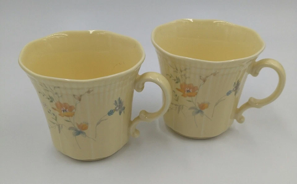 2 tazas de café Mikasa #CAB30 Country Petites KENT amarillas con flores Foto 3 de 4