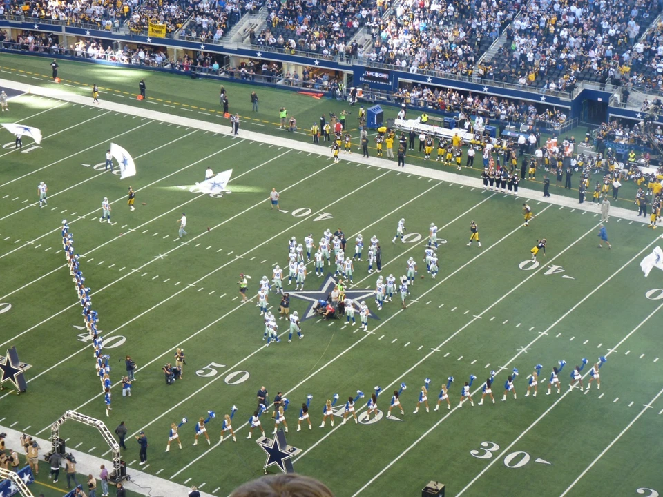 (6) Boletos Minnesota Vikings at Dallas Cowboys el 14/12/25 - SNF Foto 2 de 2