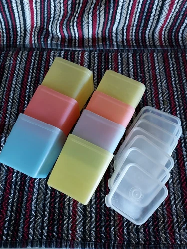 7PC-SET RETRO PASTEL STACKABLE TUPPERWARE-LIKE CONTAINERS W/LIDS VERY CLEAN!
