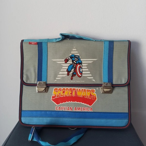 CARTERA MARVEL VINTAGE CAPITAN AMERICA