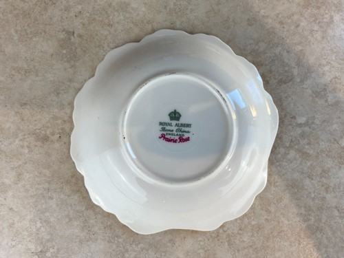 Royal Albert Prairie Rose Vintage Shell Shaped Candy Trinket Dish Bone China - Picture 4 of 4