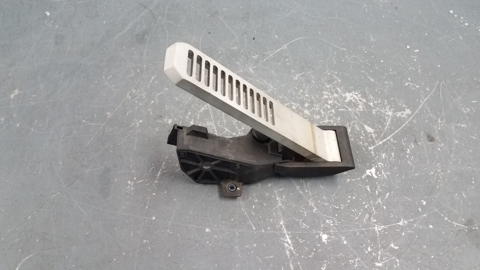 2015 McLaren 650S Spider Accelerator Gas Throttle Pedal #4100 X2