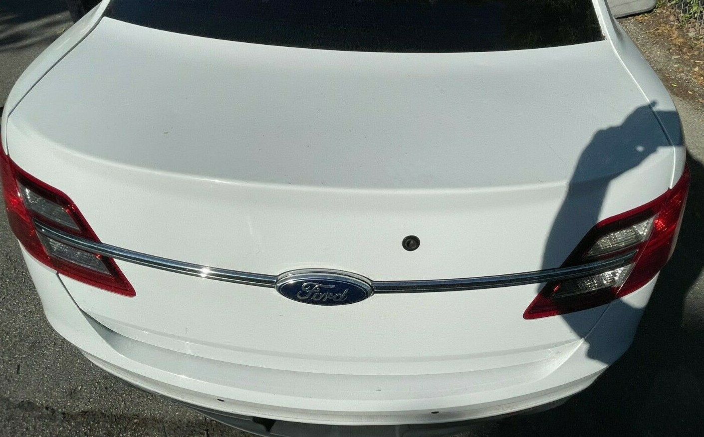 201320142015201620172018 FORD TAURUS TRUNK LID WHITE W/ CAMERA NO