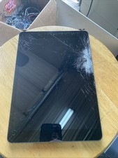 Apple iPad A2197 7 th Gen 32GB Cracked Glass