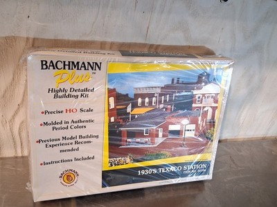 Bachmann Plus HO Scale 1930's Texaco Station #35106 Train Building Train Sealed