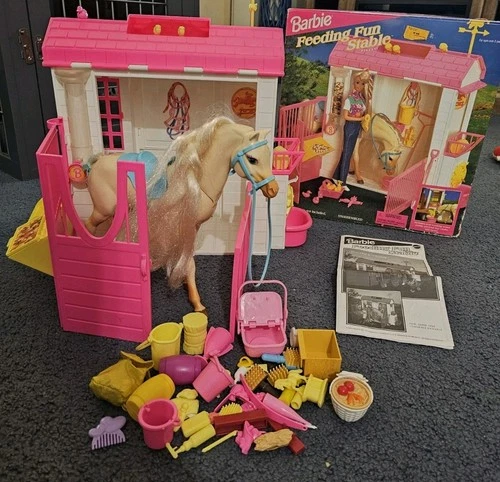 VTG 1995 Barbie Feeding Fun Stable Playset In Box 15506 w/Nibbles Horse!