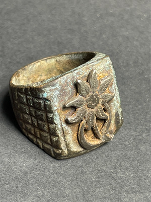 Genuine 1940s edelweiss Mexican Biker Ring Momento Mori Chunky 1944s