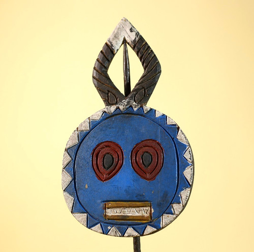 Vintage African Round Face Mask With Crest – Hand Carved Tribal Wood Art-G6230