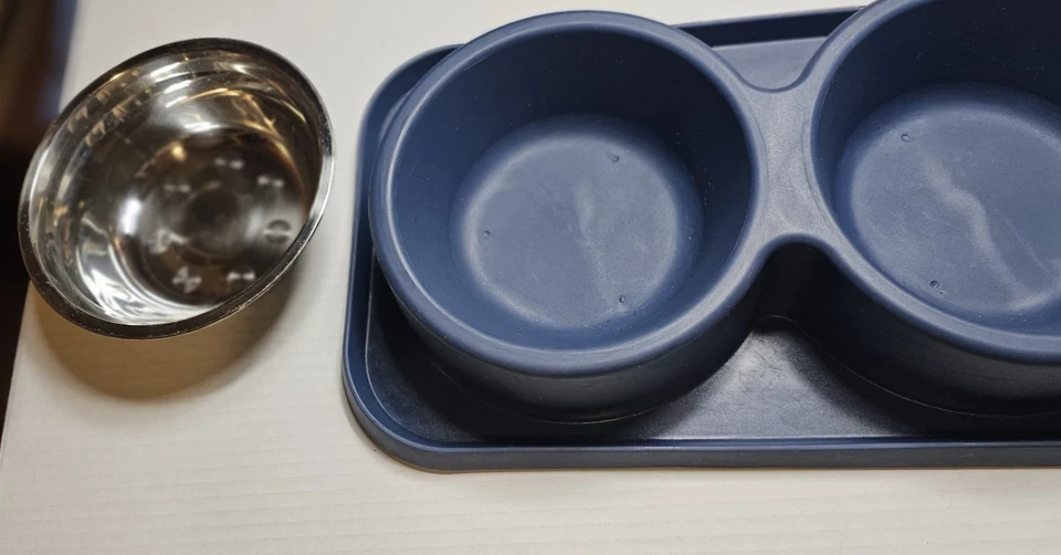 Cuenco doble antideslizante de silicona para perros extraíble de acero inoxidable de 12 oz cuencos para cachorros Foto 3 de 4