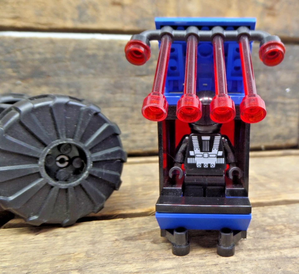 Lego 6895 Space Police I Spy Trak I Moon Vehicle +MiniFigs Retired 1989 COMPLETE - Image 2 of 4