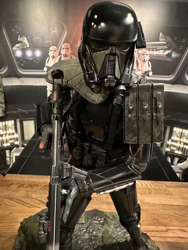 Sideshow Death Trooper Specialist Premium Format Figure /1000 Rogue One F/S Rare - Picture 3 of 9