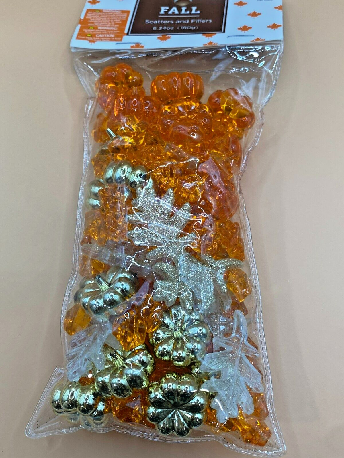 NEW ACRYLIC FALL PUMPKINS MAPLE LEAVES TABLE SCATTER VASE FILLER 6.45 OZ BAG