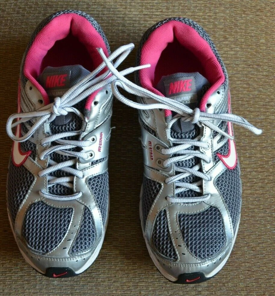 Nike cross store strap sneakers