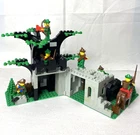 Vtg. LEGO Castle: Camouflaged Outpost (6066) Missing Feathers - Used
