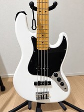 Bajo eléctrico Fender Player II Jazz Bass