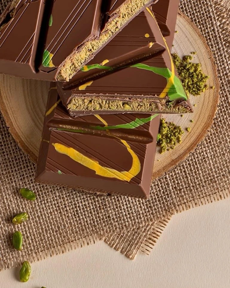 Beyoglu Dubaco Dubai Chocolate Gift Box–1pcs jar-200gr&2-gofret-35gr-dubaco bars - Image 4 of 4