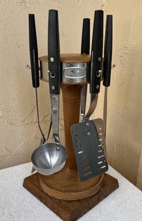 Vintage Set 6 Ekco Flint Arrowhead Utensils On Rotating Wood Stand/Holder MCM
