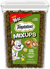 TEMPTATIONS MIXUPS Crunchy and Soft Cat Treats Catnip Fever Flavor, 16 oz. Tub