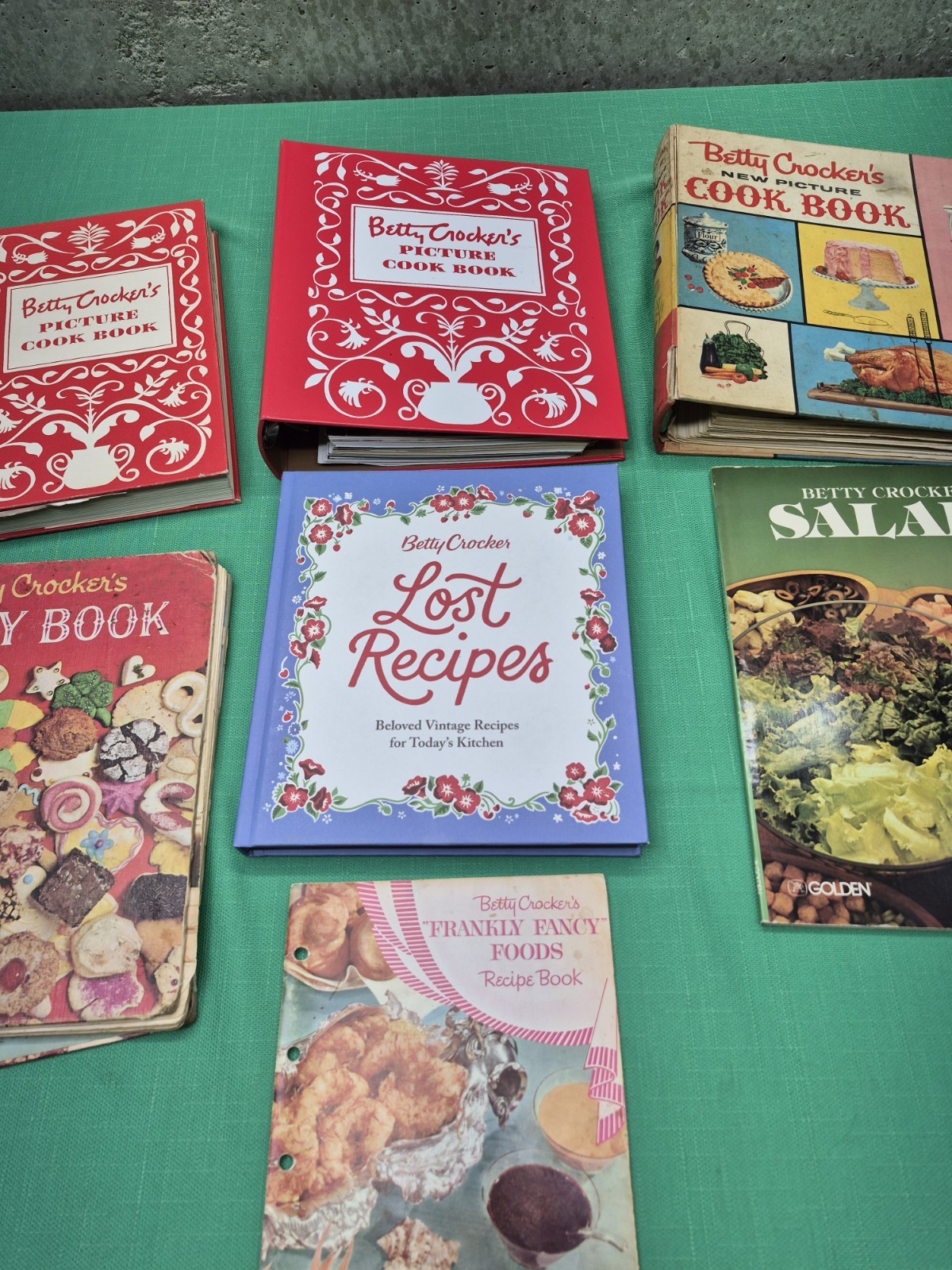 Lot 7 Vtg BETTY CROCKER'S New Picture COOKBOOK 1961 3-Ring Binder Cooky Salads