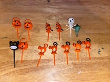 Vintage Halloween Cake Cupcake Topper Plastic Picks Cat Pumpkin Witch Skull