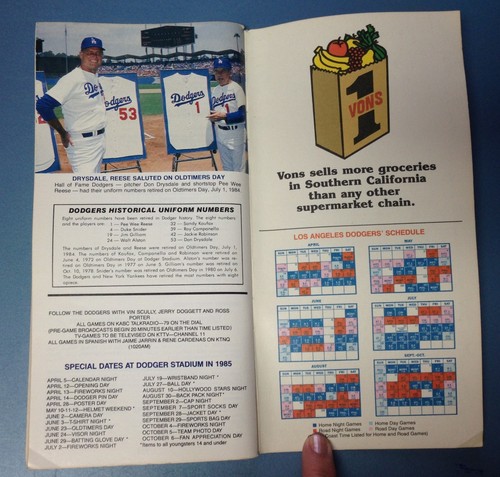 Major League Baseball Scorecards And Yearbooks Each Sold Separately - Picture 205 of 306