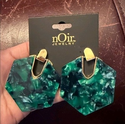 Noir Green Hexagon Dangle Drop Earrings Gold Tone Acrylic Metal