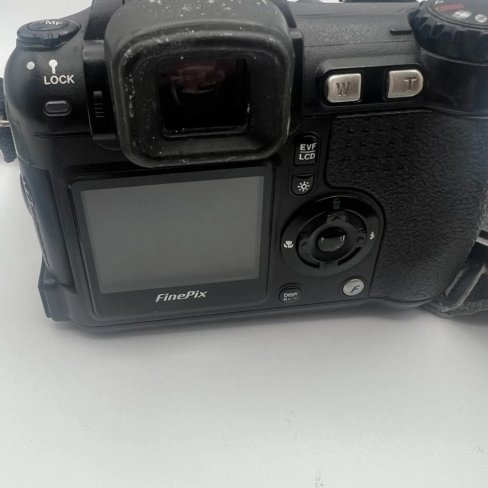 Fujifilm FinePix S5600 Digital Bridge Camera 5.1MP 10x Zoom + Case Tested, photo 3 of 5
