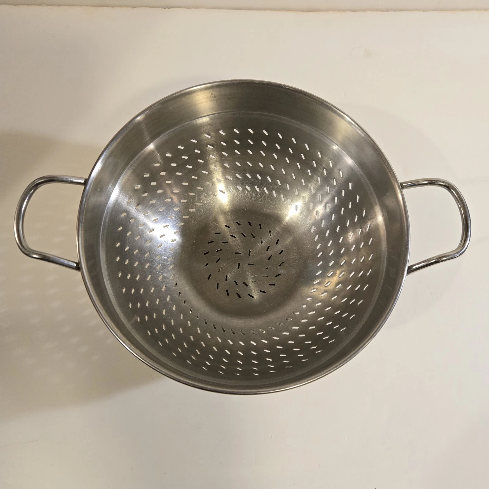 Stainless Steel Colander 6"H x 10.6"L Drain Basket Strainer Fruit Veg Kitchen
Opens in a new window