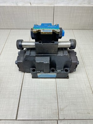 VICKERS DG5S-8-6C-M-FW-B5-30 DIRECTIONAL CONTROL VALVE W/ PILOT NO COILS