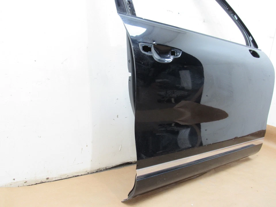 Корпус передней правой пассажирской двери Volkswagen Touareg 2015 11-17; - Изображение 2 из 4