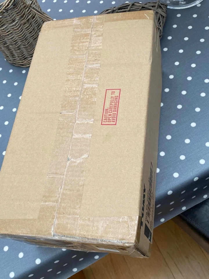 Britains Farm New Holland LM 7.4 sollevatore telescopico blu 1:32 scatola commerciale mai aperta rara - Immagine 3 di 4